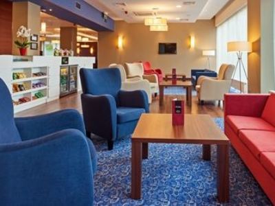 Hotell Hampton By Hilton Airport