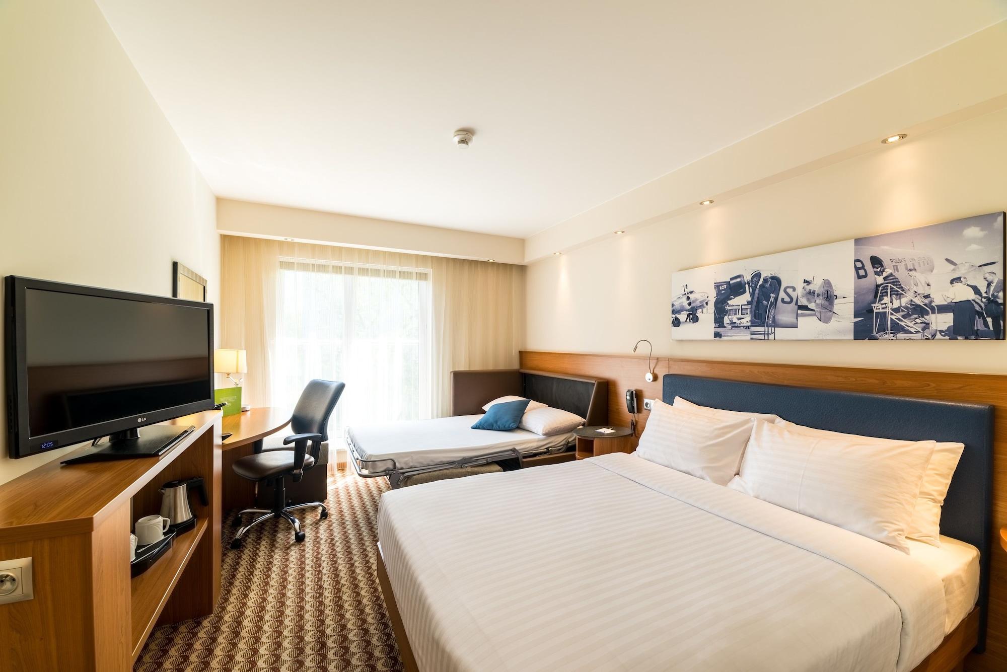 Hampton By Hilton Airport Viešbutis