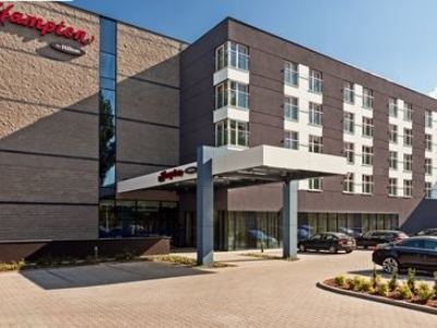 Hampton By Hilton Airport Viešbutis
