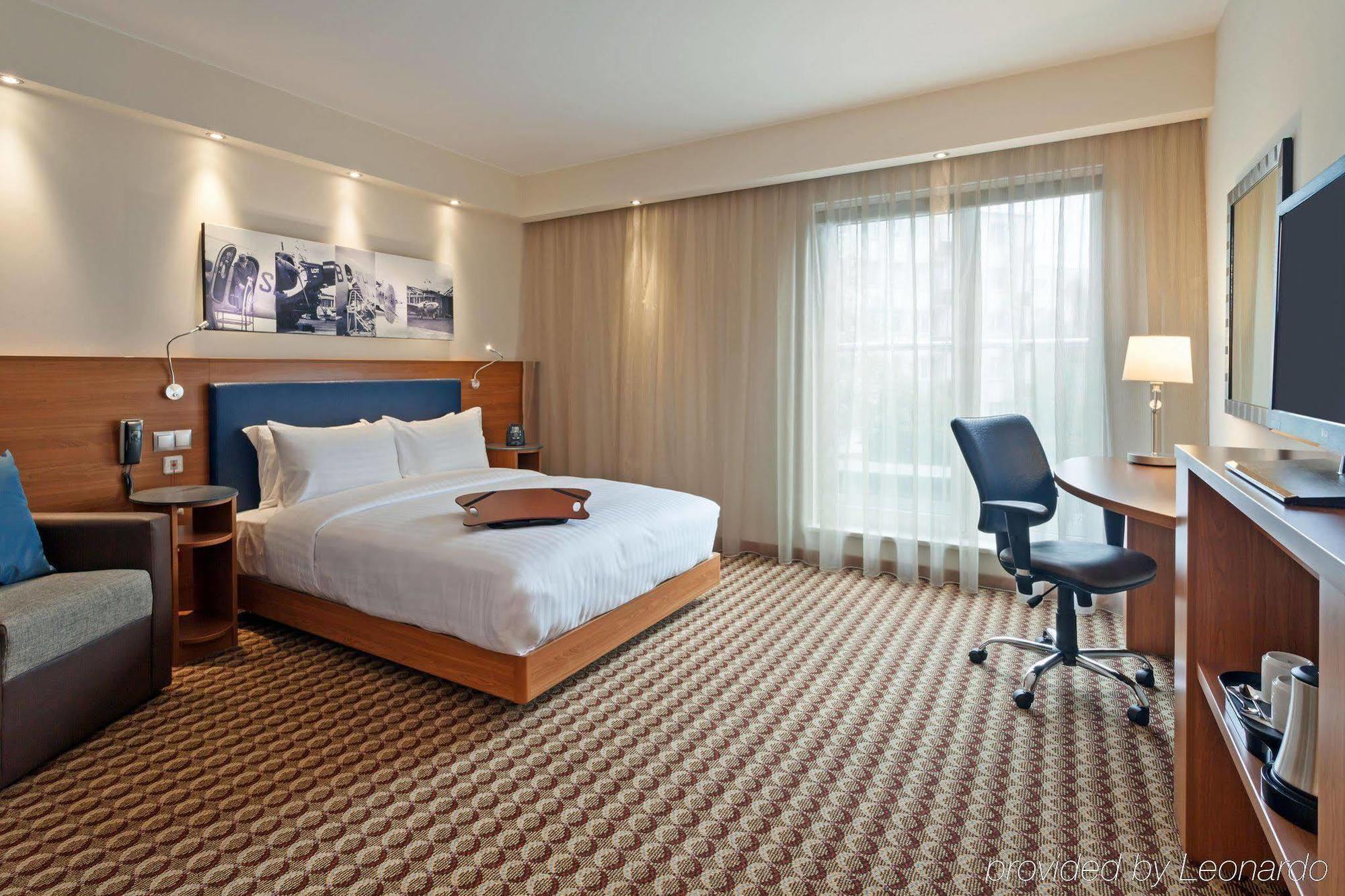 Viešbutis Hampton By Hilton Airport 3*